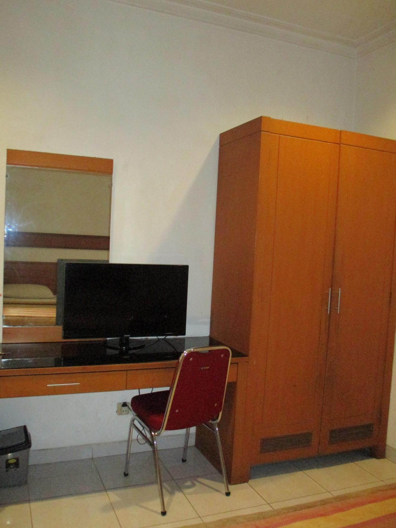 Hotel Caravan Tanah Abang Джакарта Екстериор снимка