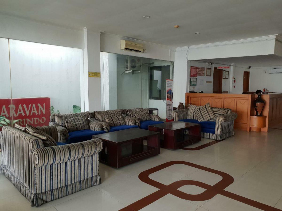 Hotel Caravan Tanah Abang Джакарта Екстериор снимка