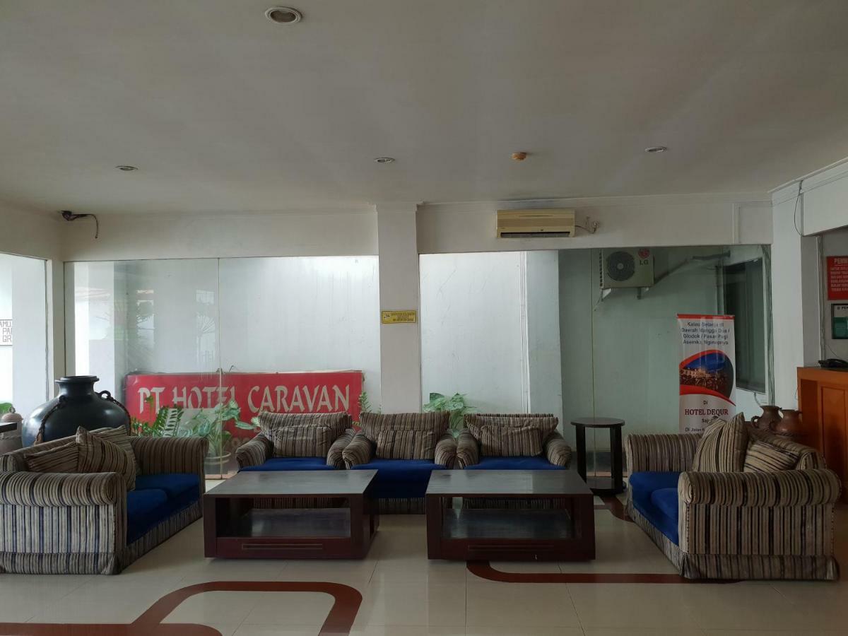 Hotel Caravan Tanah Abang Джакарта Екстериор снимка